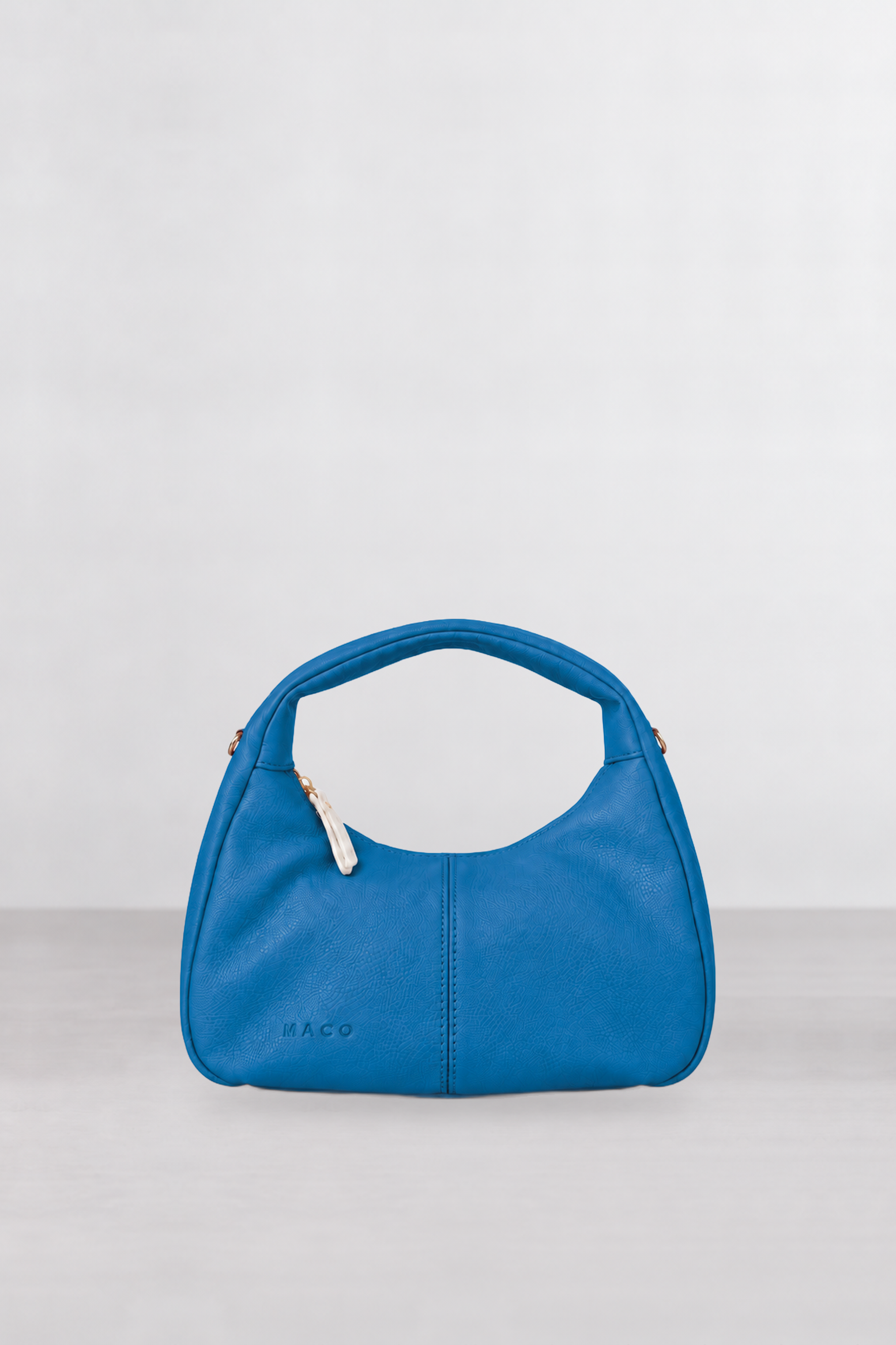 Cartera Cala Blue, vista de producto en estudio