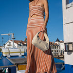 Cartera de cuero Cala Cream en beige crema, vista de cuerpo entero