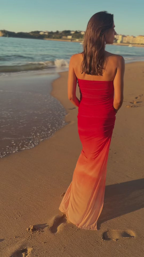 Vestido Sunset Rojo en movimiento, video sin audio